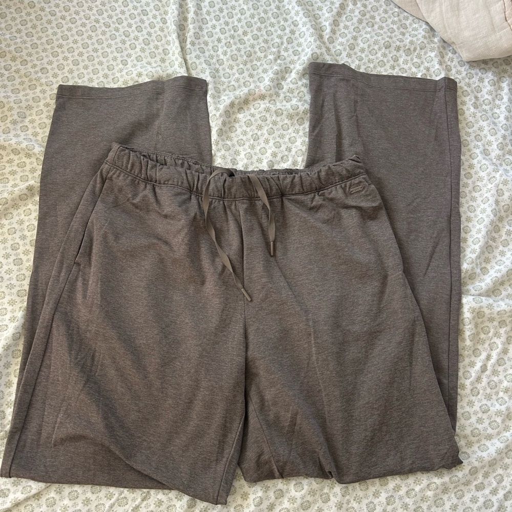 Vuori Lounge pants